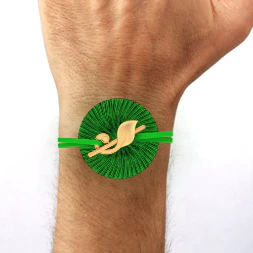 18k Elegant Gold Rakhi With Leafy Detailing - Image 5