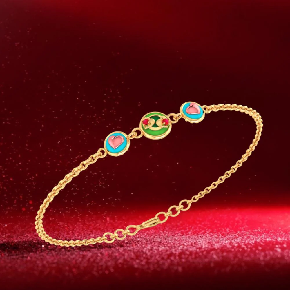18k Gold Bracelet Featuring Three Distinct Heart-shaped Patterns - Image 7