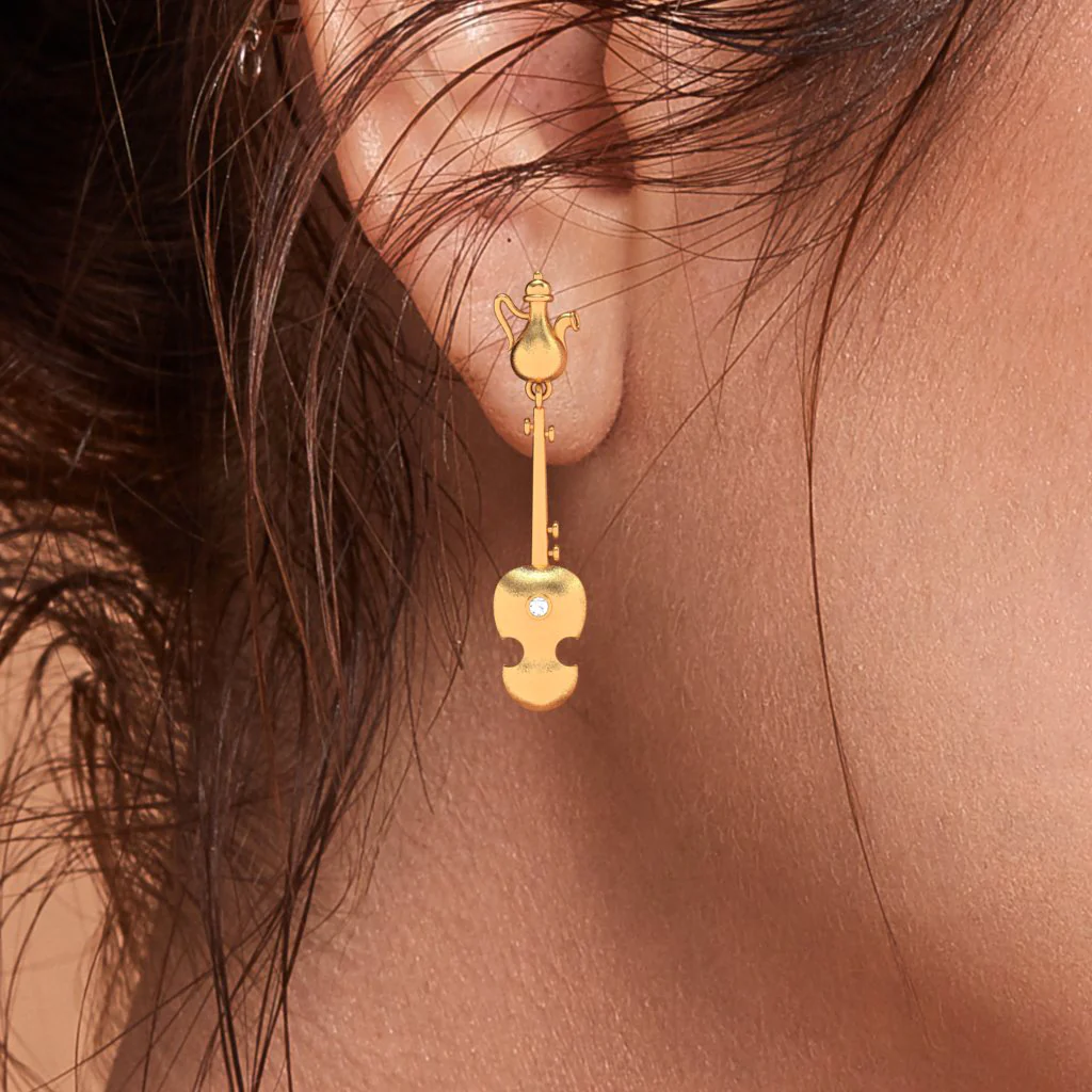 18KT Violin Shaped Gold Earrings From Diamond Collection - Image 7