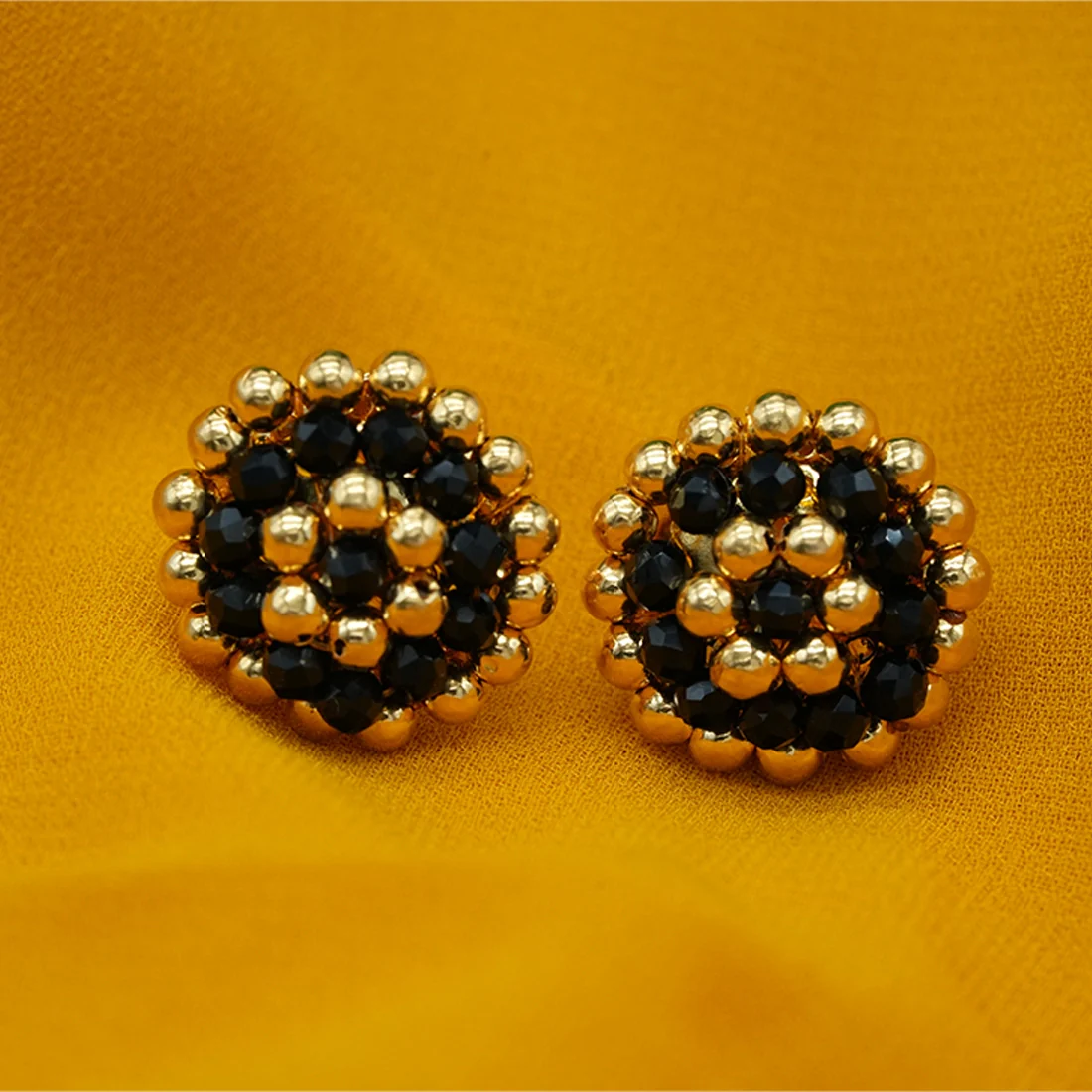 22KT (916) Yellow Gold Bold Black Bead Thushi Stud Earrings
