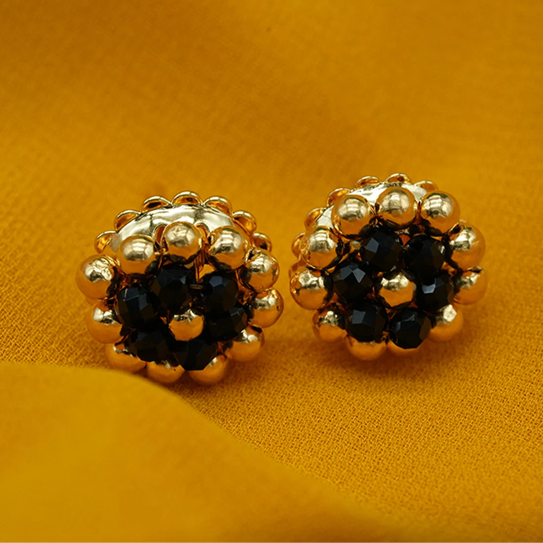 22KT (916) Yellow Gold Compact Black Bead Design Thushi Stud Earrings