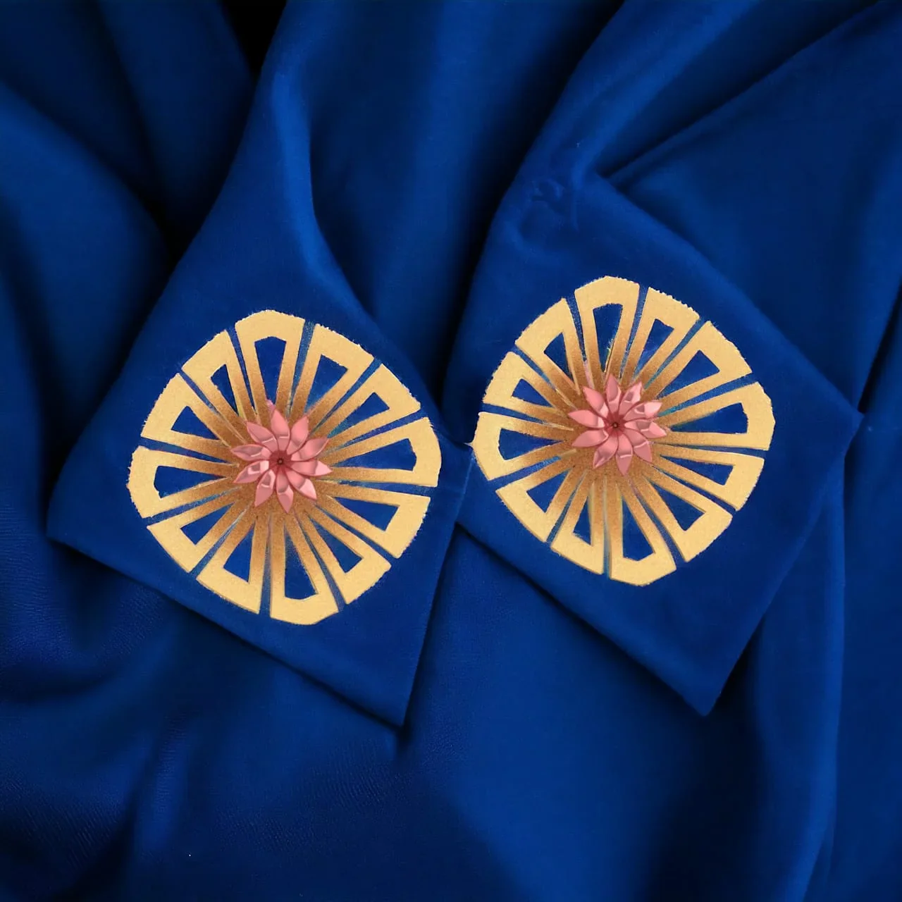 22KT (916) Yellow Gold Flower Stud Earrings With Cut-out Pattern - Image 2