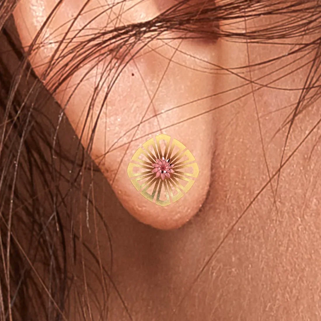 22KT (916) Yellow Gold Flower Stud Earrings With Cut-out Pattern - Image 5