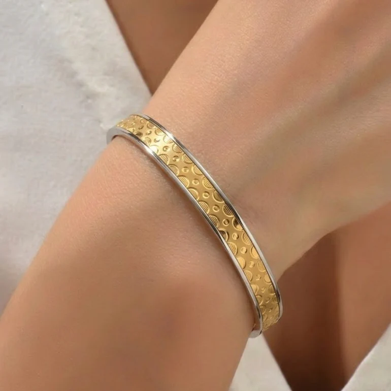 22KT Classic Dot Pattern Gold Noa Bangle for Women (Size 2-3) - Image 5