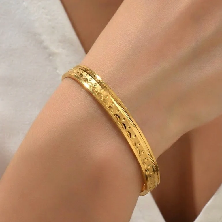 22KT Classic Textured Gold Noa Bangle for Women (Size 2-6) - Image 5