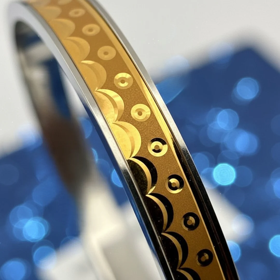 22KT Gold Elegant Pattern Noa Bangle for Women (Size 2-3) - Image 3