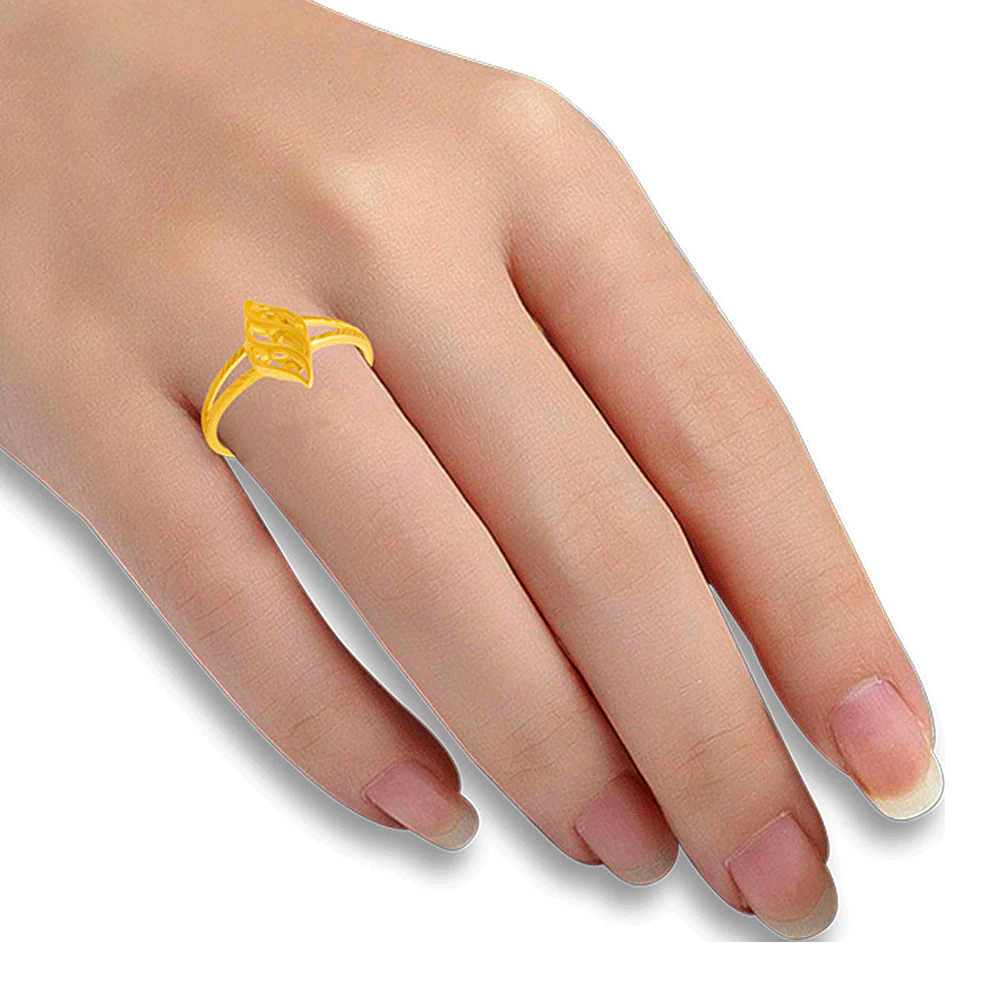22KT Yellow Gold Ring For Women - Image 4