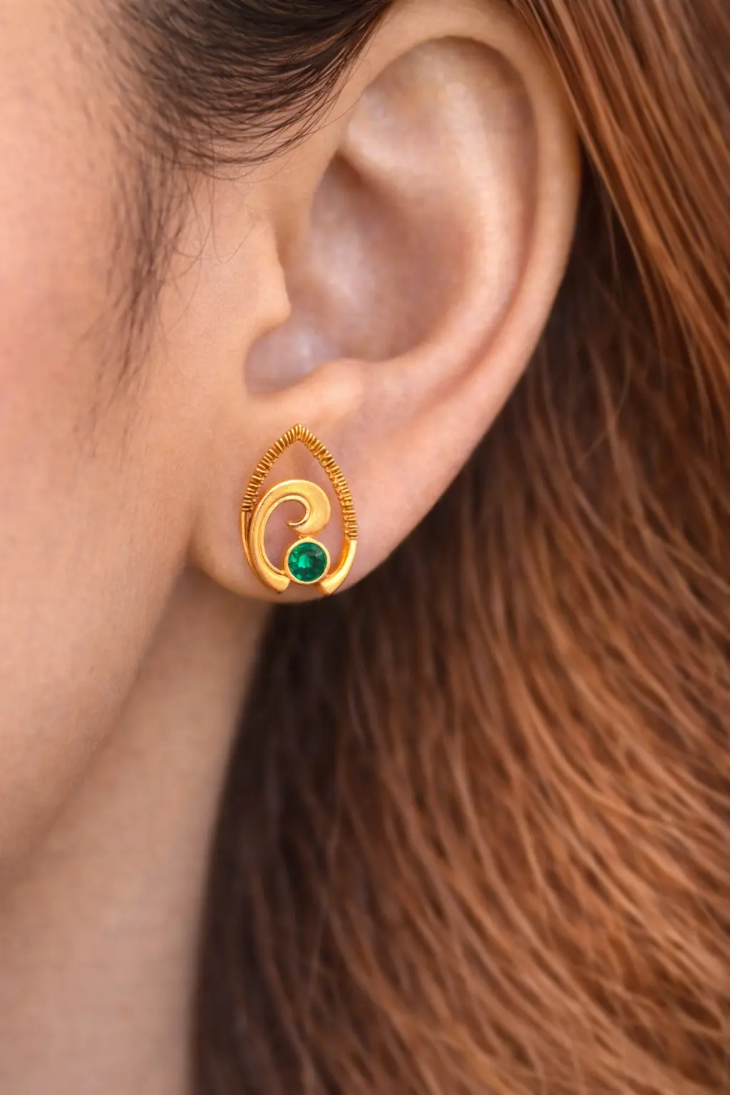 9KT (375) Gold Verde Spiral Swirl Arc Earrings - Image 3
