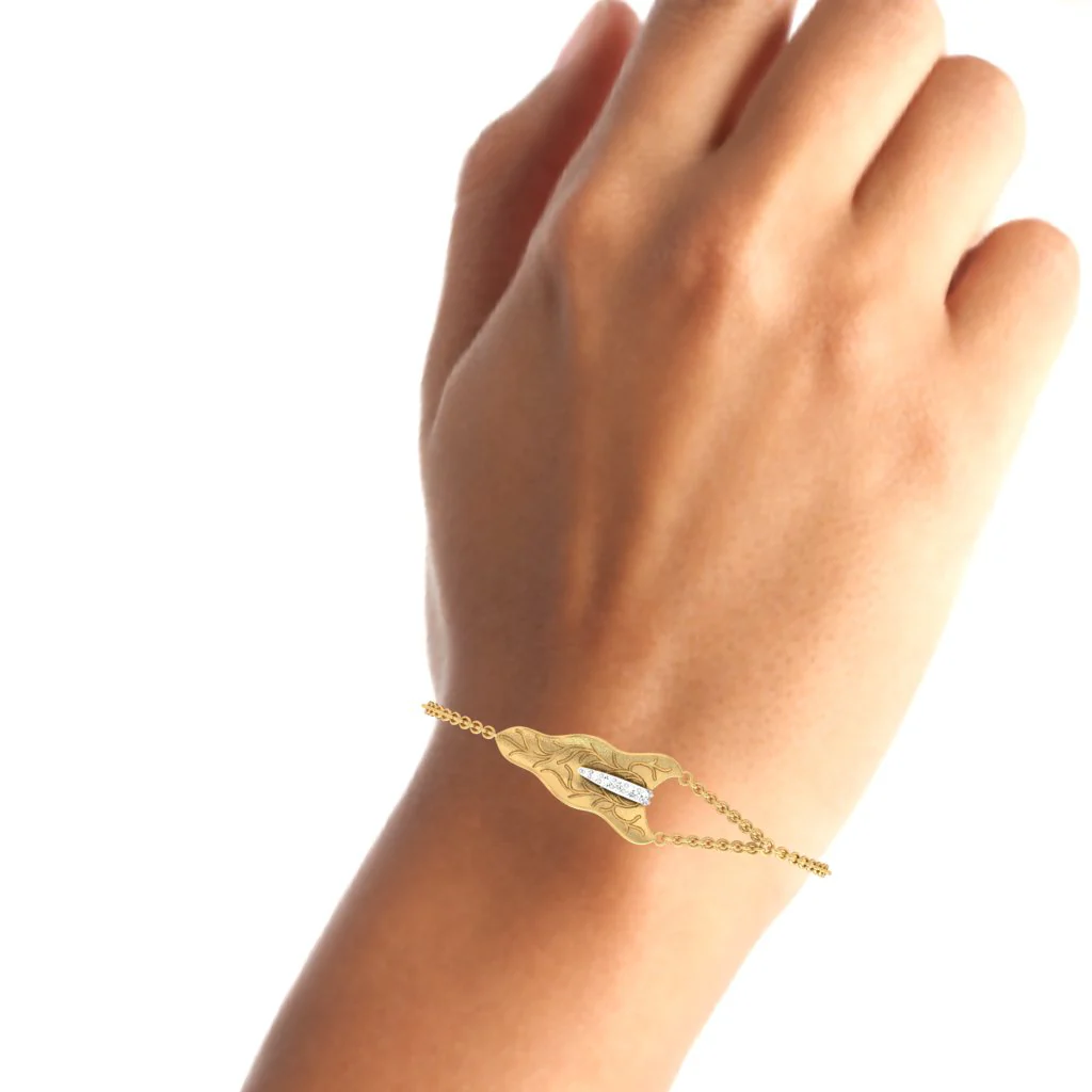 Asymmetric Gold Motif Diamond Bracelet - Image 7
