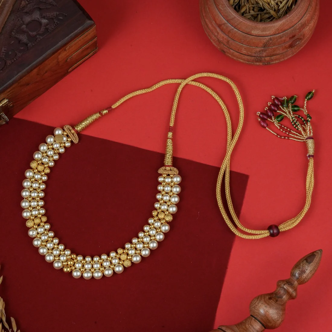 22KT (916) Elegant Plastic Pearl and Gold Bead Statement Tushi Necklace