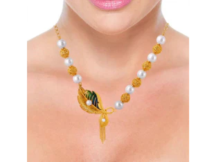 Exclusive Chic 22k Gold Necklace And Earring Jewellery Set With Pearls - Image 5