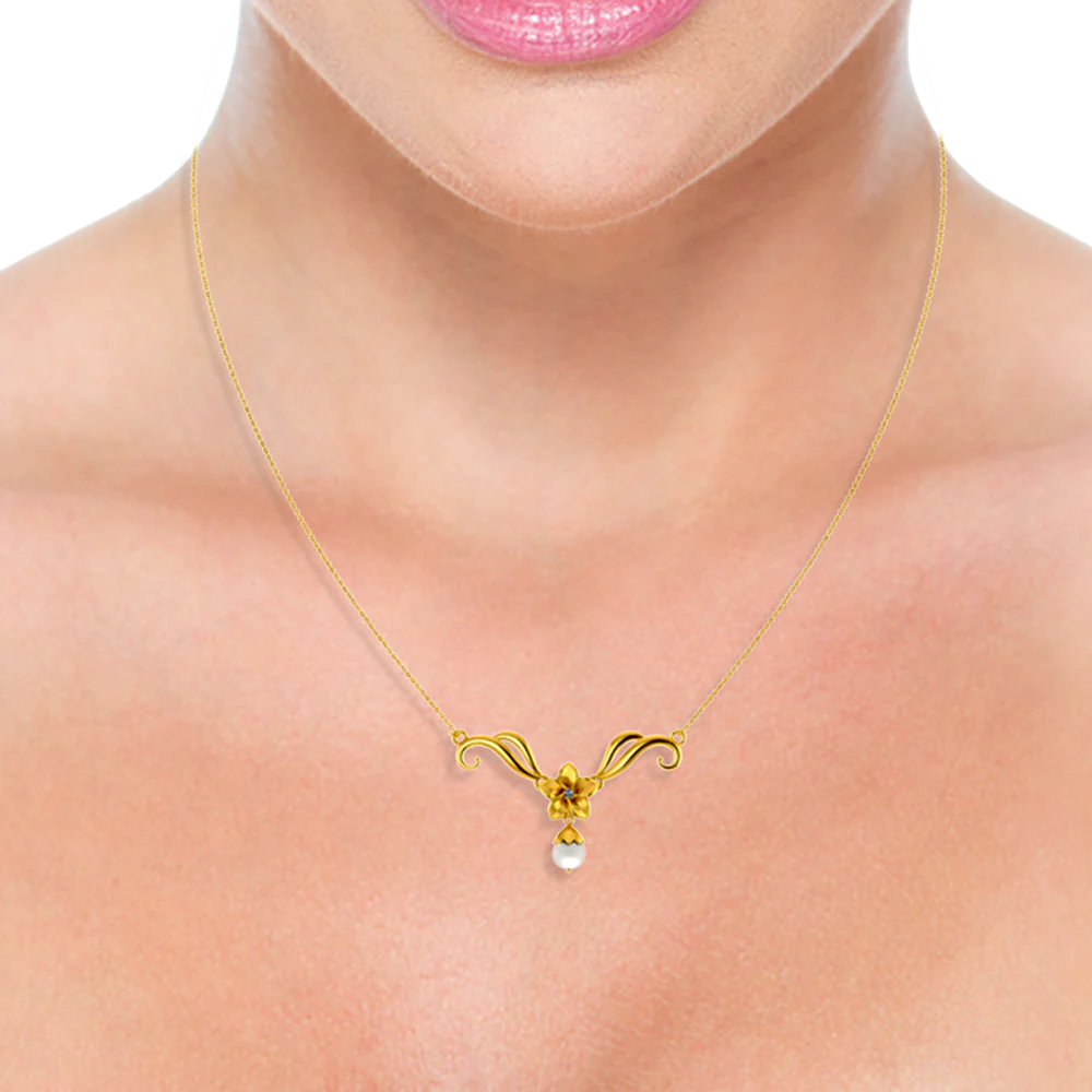 Hypnotic Gold And Diamond Floral Design Necklace - Image 5